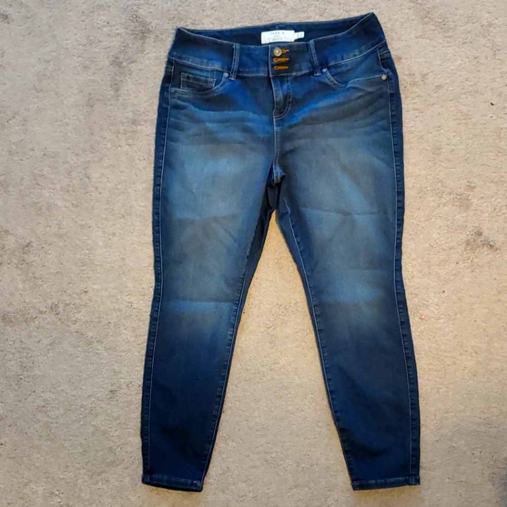 Torrid Jegging NWOT 16S Short